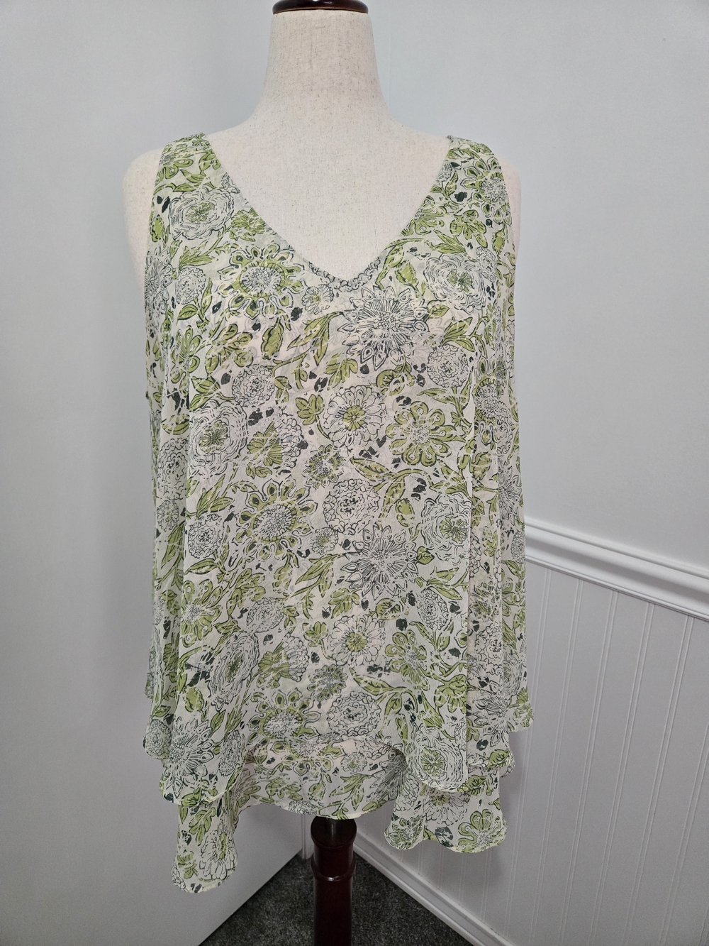 Lane Bryant Green and White Floral V-Neck Camisole
